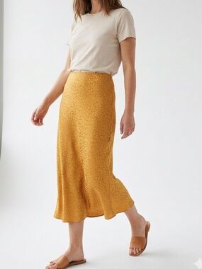 Satin Maxi Skirt – Size XS | Golden Luxe Yellow | Soft‑Glam Minimalism Trending